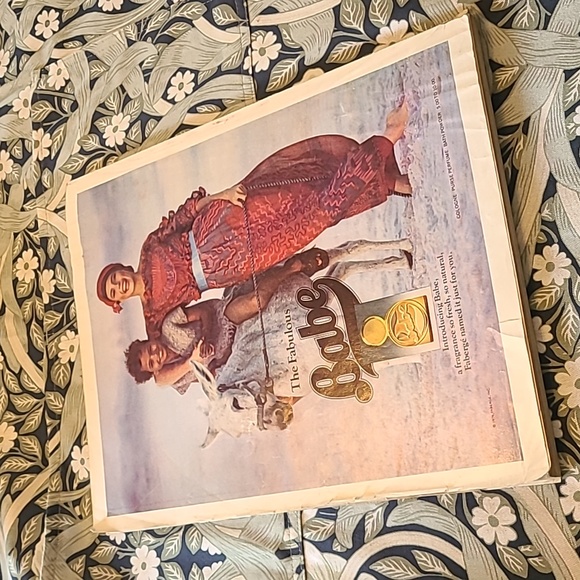 Vintage Vogue Magazine December 1976 - Picture 3 of 3